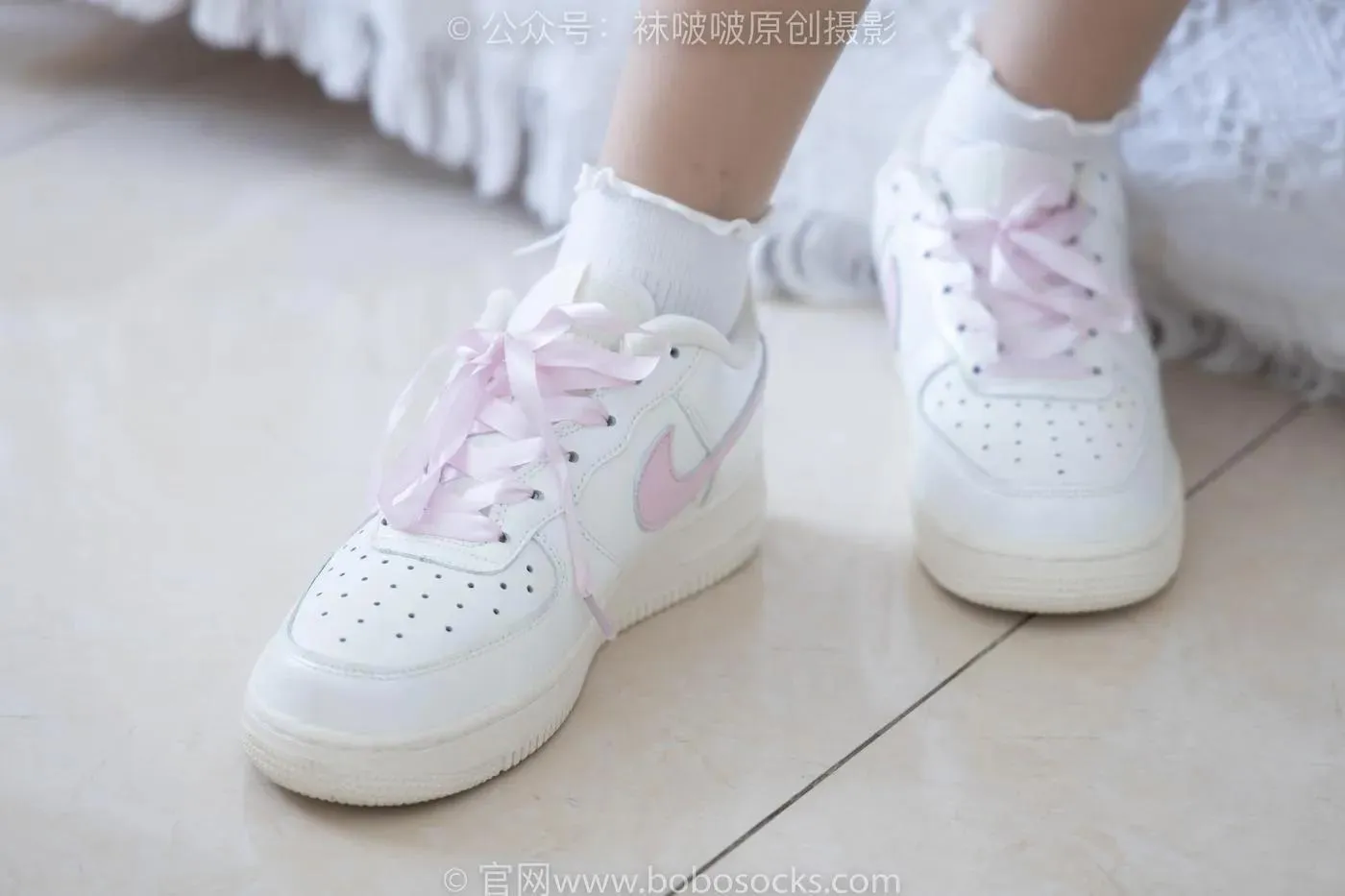 [BoBoSocks袜啵啵]NO.163 小甜豆-空军一号板鞋、白棉袜、肉丝 [135P]插图4